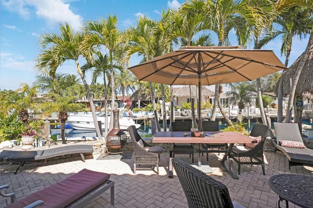 2401 SE 12th Street, Pompano Beach, FL 33062