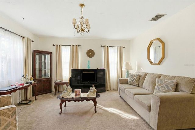 1014 E OKALOOSA AVENUE, Tampa, FL 33604