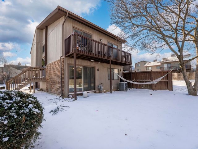 56 Salt Creek Road A, Roselle, IL 60172