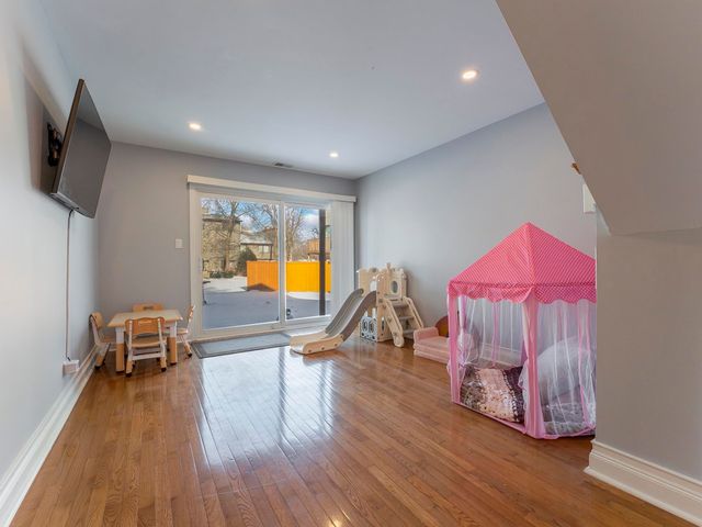 56 Salt Creek Road A, Roselle, IL 60172