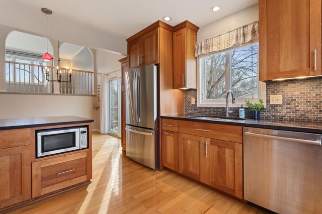 239 16th Avenue SW, New Brighton, MN 55112