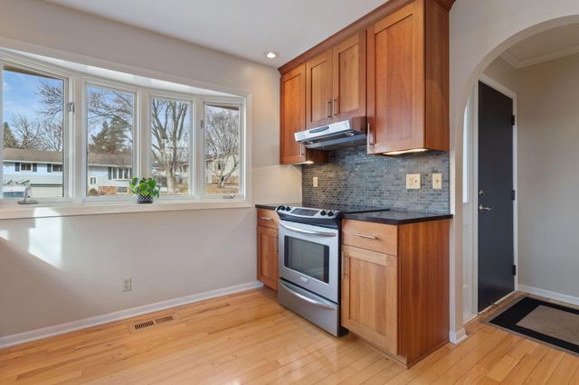 239 16th Avenue SW, New Brighton, MN 55112