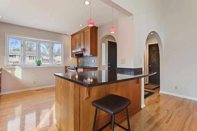 239 16th Avenue SW, New Brighton, MN 55112