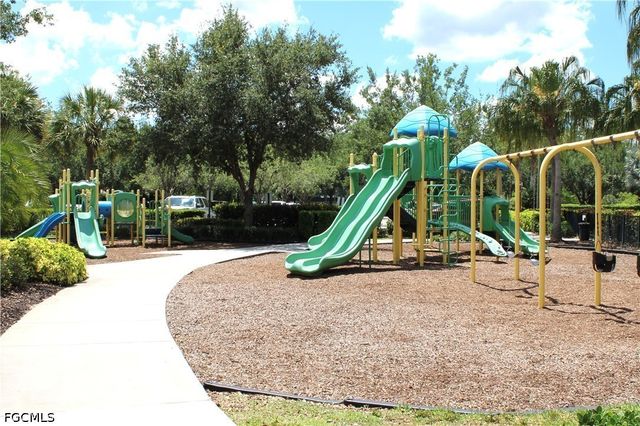 1999 Parson ST, Naples, FL 34120