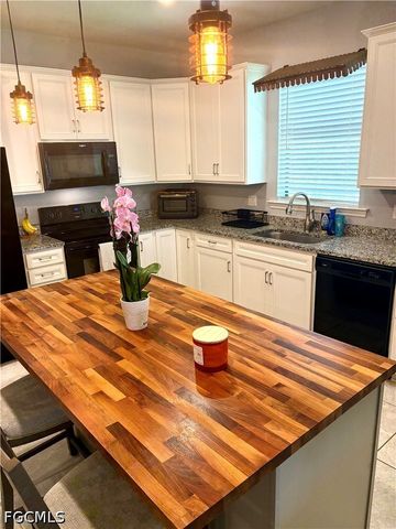 1999 Parson ST, Naples, FL 34120