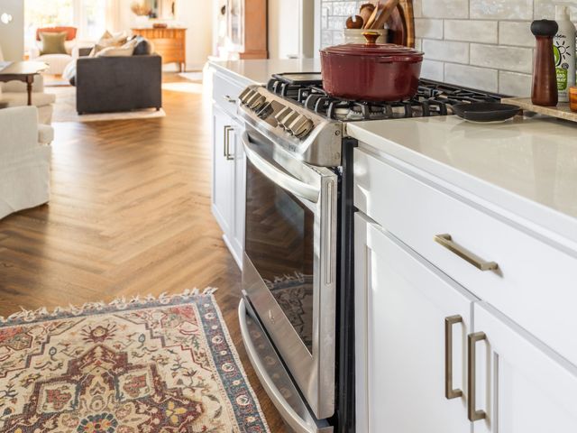 2409 Kenway Drive, Des Moines, IA 50310