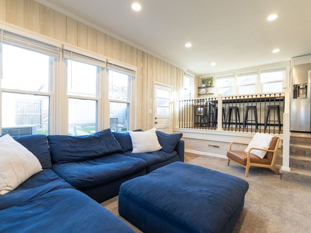 2409 Kenway Drive, Des Moines, IA 50310