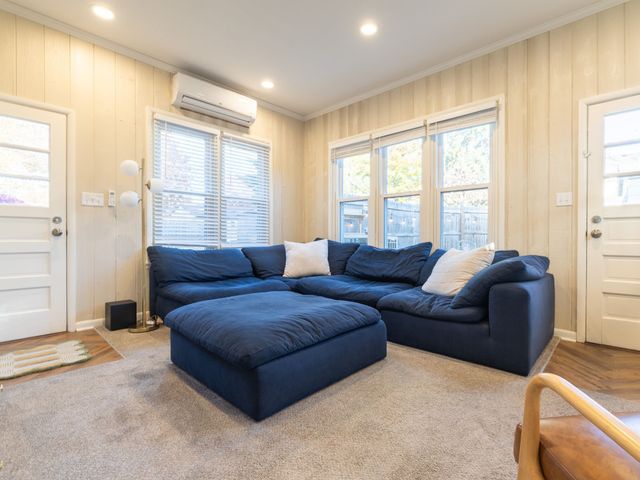 2409 Kenway Drive, Des Moines, IA 50310