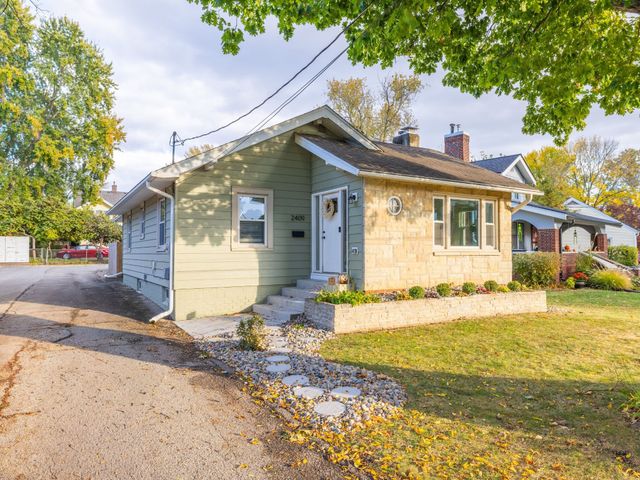 2409 Kenway Drive, Des Moines, IA 50310