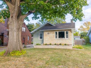 2409 Kenway Drive, Des Moines, IA 50310