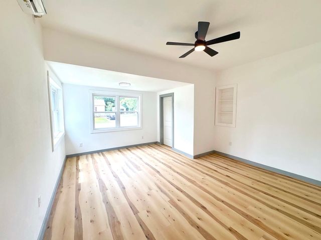 1008 W 12th Street, Bonham, TX 75418