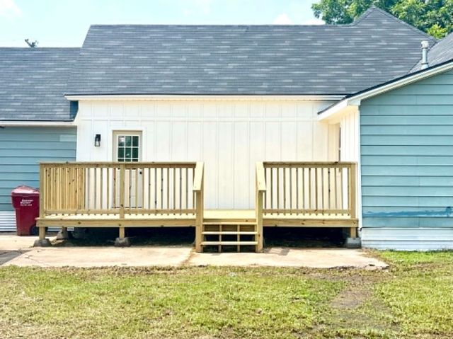 1008 W 12th Street, Bonham, TX 75418
