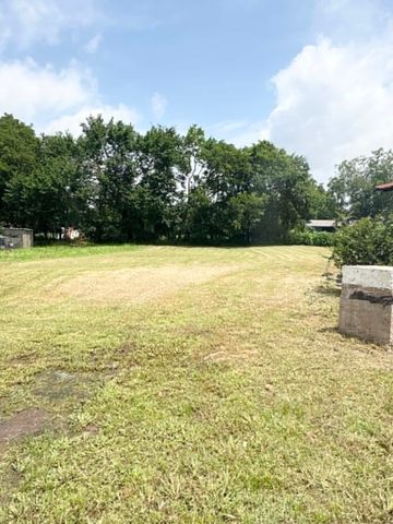 1008 W 12th Street, Bonham, TX 75418