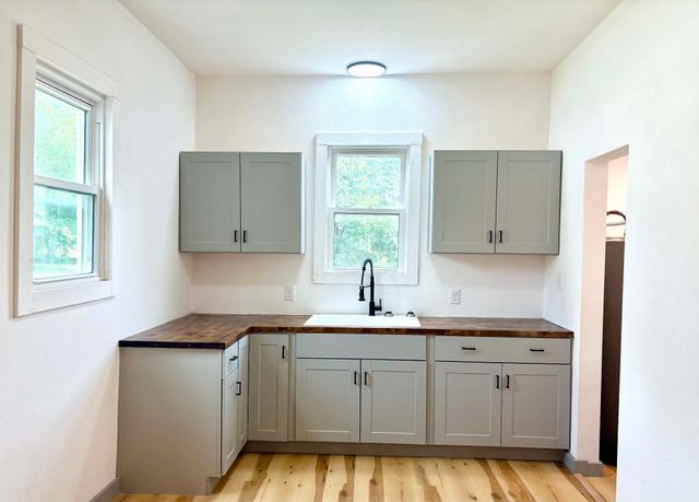 1008 W 12th Street, Bonham, TX 75418