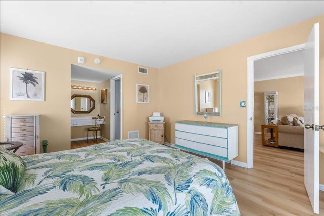 5020 BRITTANY DRIVE S 118, St Petersburg, FL 33715