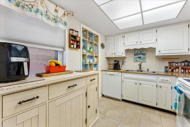 5020 BRITTANY DRIVE S 118, St Petersburg, FL 33715