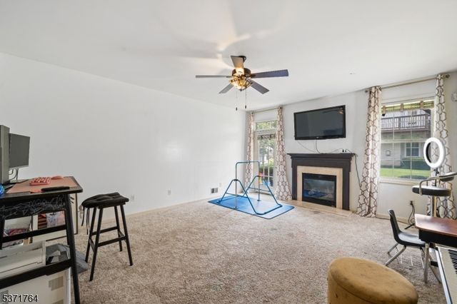 31 Devonshire Dr, Clifton City, NJ 07013