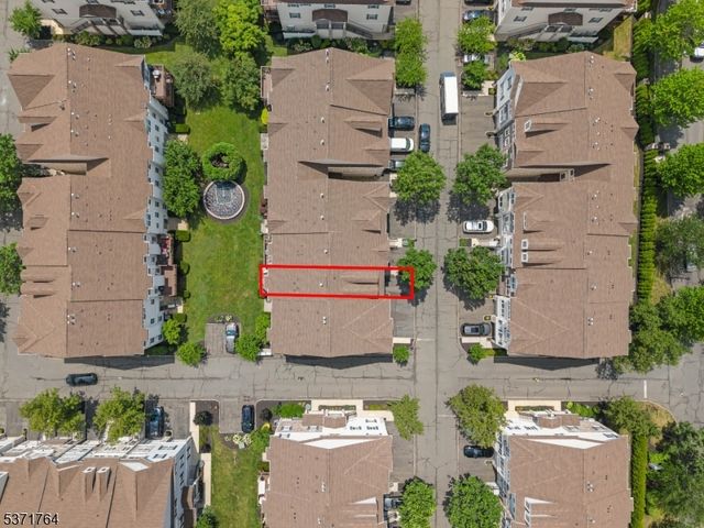 31 Devonshire Dr, Clifton City, NJ 07013
