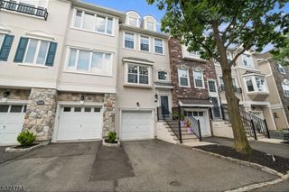 31 Devonshire Dr, Clifton City, NJ 07013