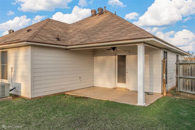 3303 Grand Lake Drive, Bossier City, LA 71111