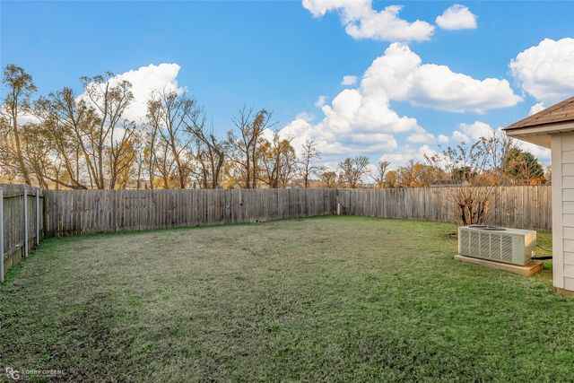 3303 Grand Lake Drive, Bossier City, LA 71111