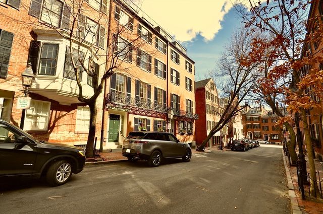 9 West Cedar St, Boston, MA 02108