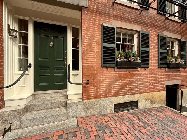 9 West Cedar St, Boston, MA 02108