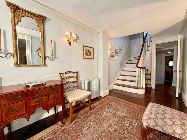 9 West Cedar St, Boston, MA 02108