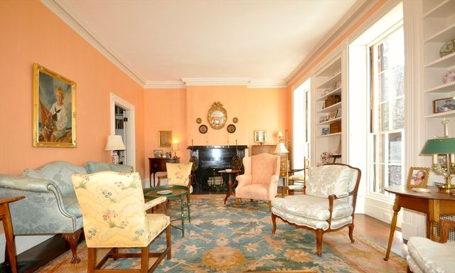 9 West Cedar St, Boston, MA 02108