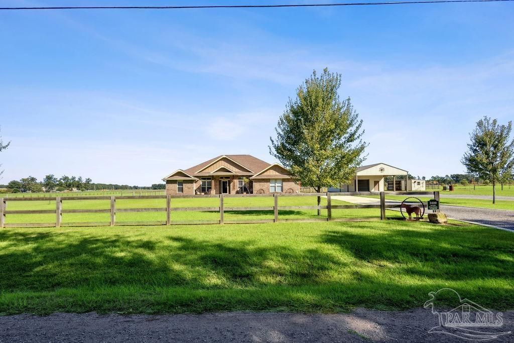 3480 Red Ryder Ln, Pace, FL 32571