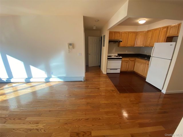 140-26 Cherry Avenue 5D, Flushing, NY 11355