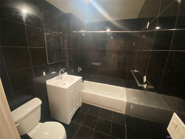 140-26 Cherry Avenue 5D, Flushing, NY 11355