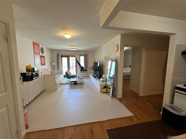 140-26 Cherry Avenue 5D, Flushing, NY 11355