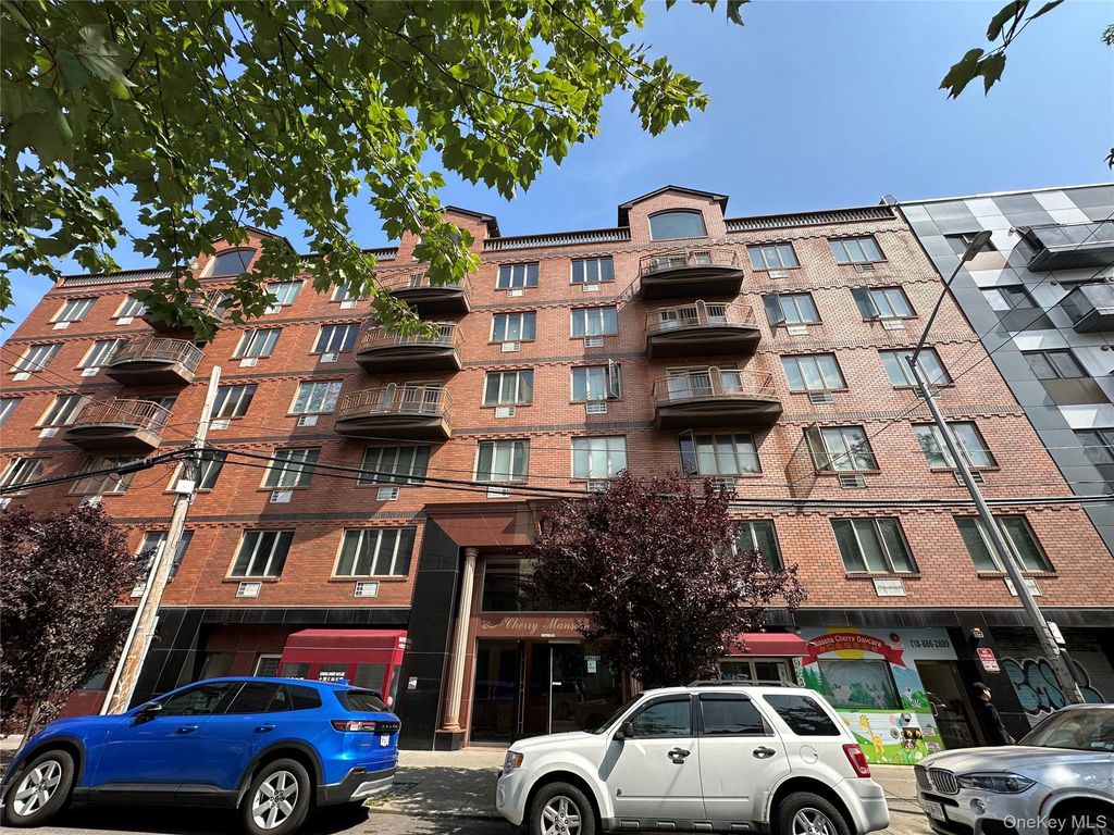 140-26 Cherry Avenue 5D, Flushing, NY 11355