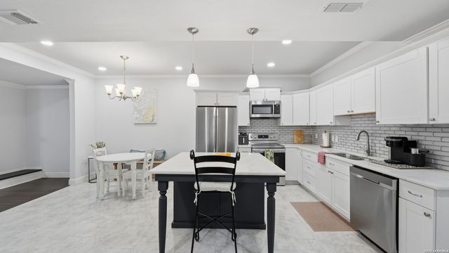 734 Summerwood Drive, New Braunfels, TX 78130