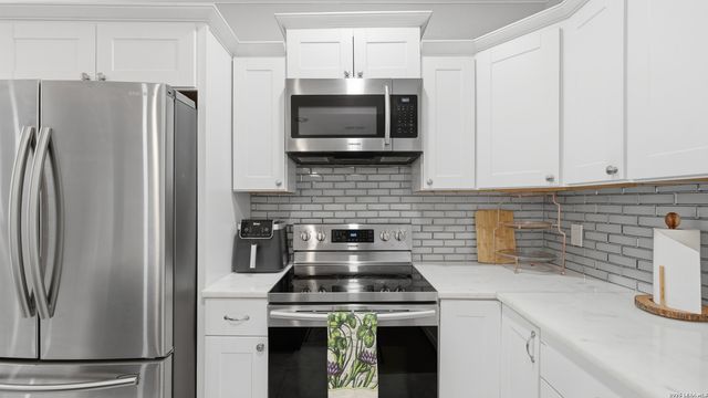 734 Summerwood Drive, New Braunfels, TX 78130