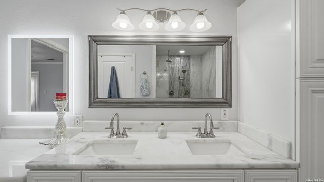 734 Summerwood Drive, New Braunfels, TX 78130