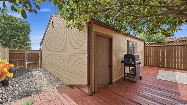 734 Summerwood Drive, New Braunfels, TX 78130
