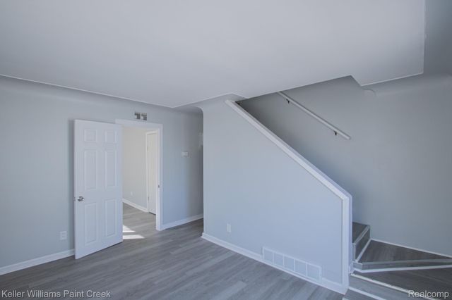 8493 Jewett Avenue, Warren, MI 48089