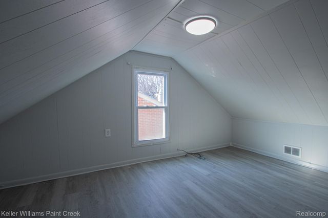 8493 Jewett Avenue, Warren, MI 48089