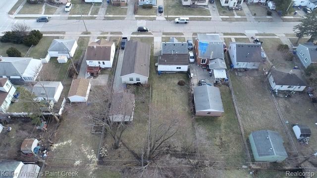 8493 Jewett Avenue, Warren, MI 48089