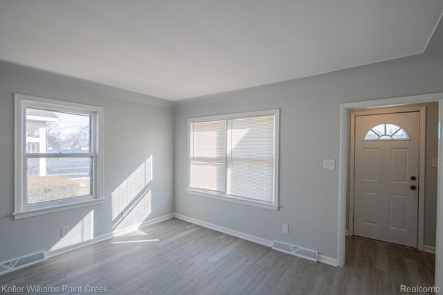 8493 Jewett Avenue, Warren, MI 48089