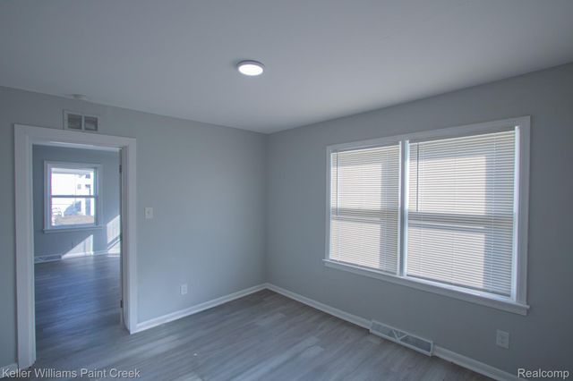 8493 Jewett Avenue, Warren, MI 48089