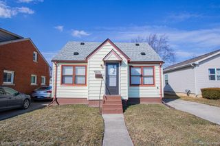 8493 Jewett Avenue, Warren, MI 48089