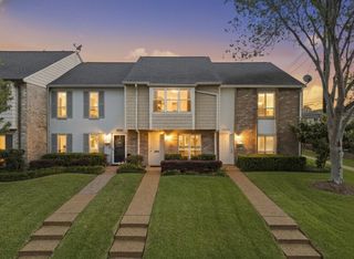 10152 Longmont Drive 38/10, Houston, TX 77042