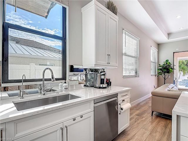 828 100th AVE N, Naples, FL 34108