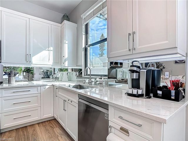 828 100th AVE N, Naples, FL 34108