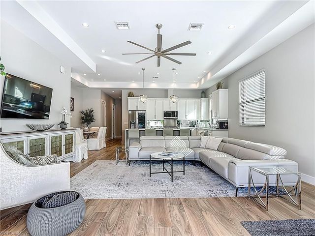 828 100th AVE N, Naples, FL 34108