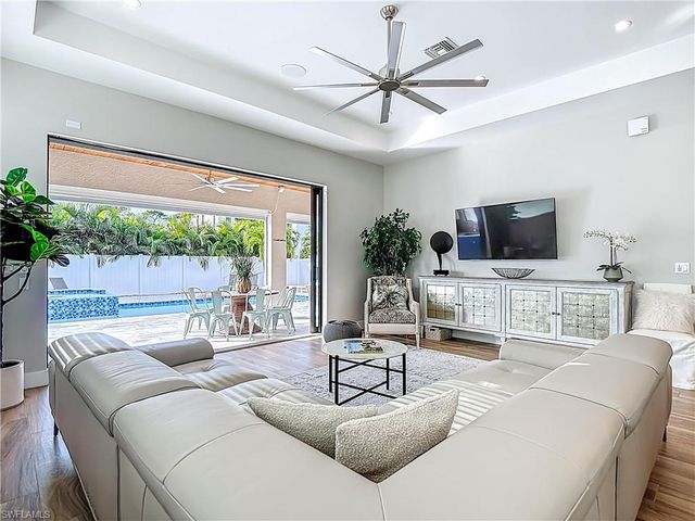 828 100th AVE N, Naples, FL 34108