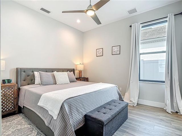 828 100th AVE N, Naples, FL 34108